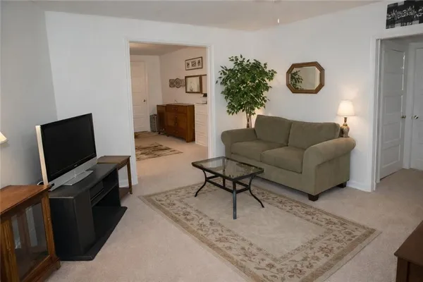 $86,000 | 411a North Pennsylvania Avenue, Apollo, PA 15613