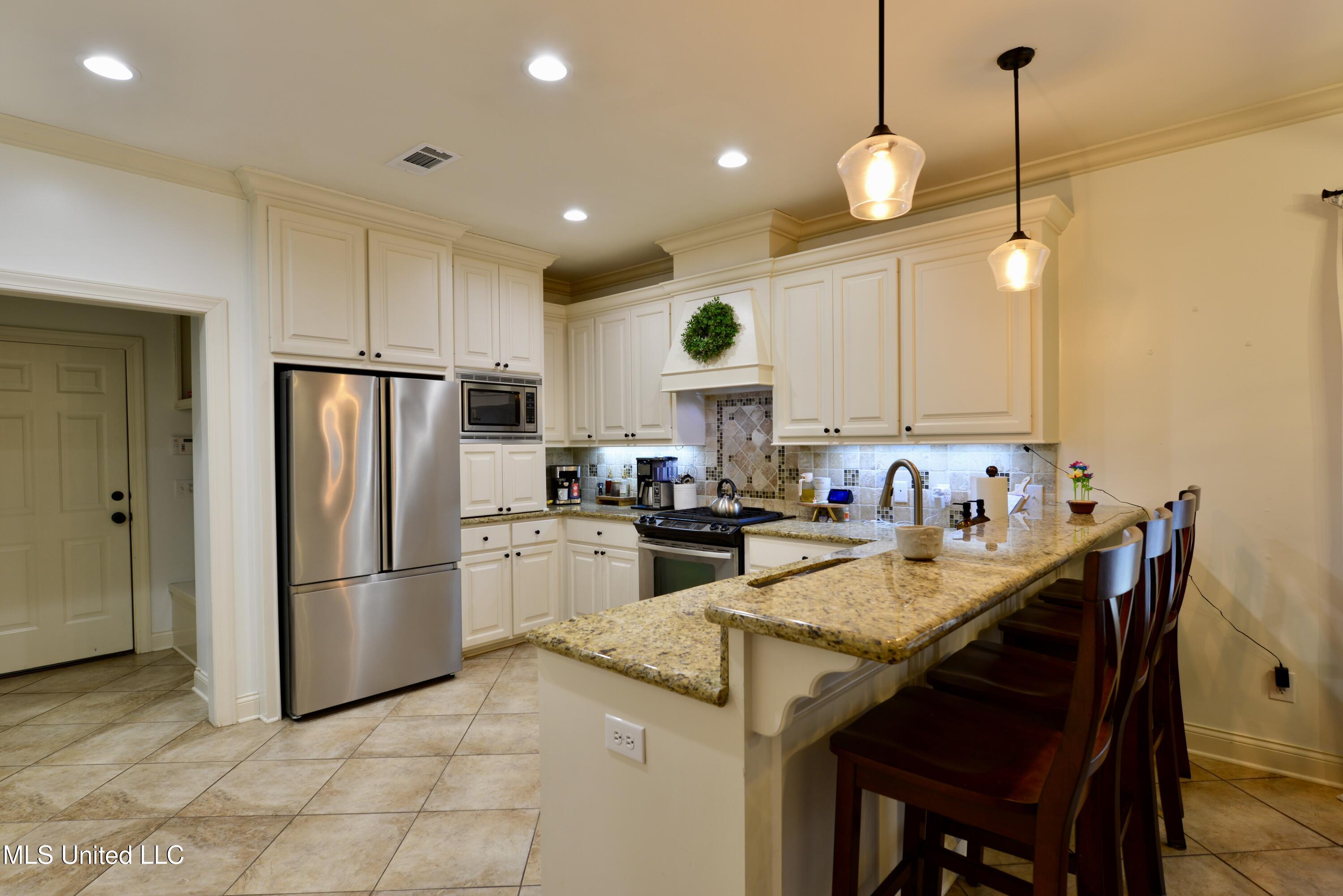 103 Quarles Drive Madison, MS 39110 - Photo 11 of 37 9