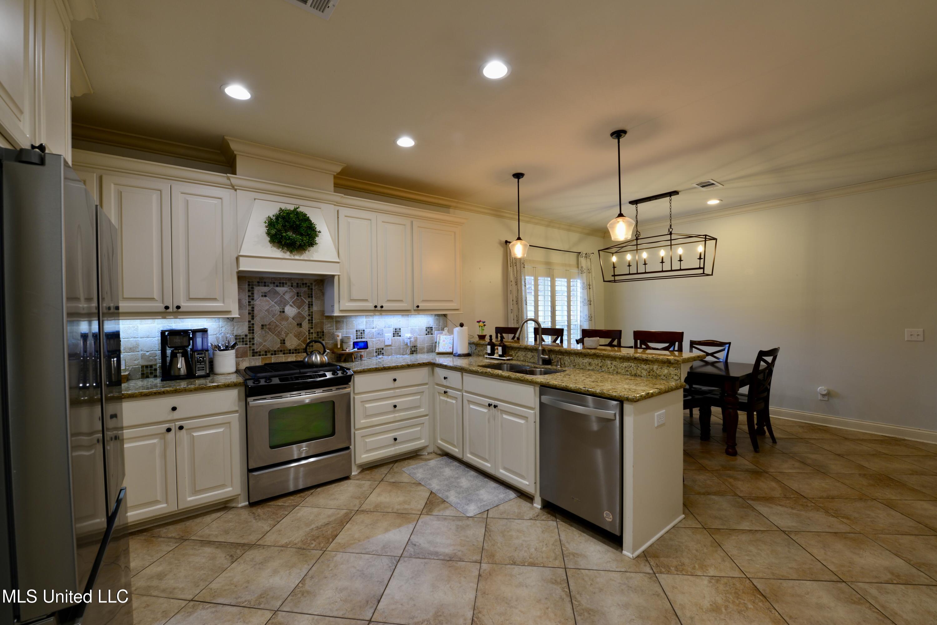 103 Quarles Drive Madison, MS 39110 - Photo 13 of 37 11