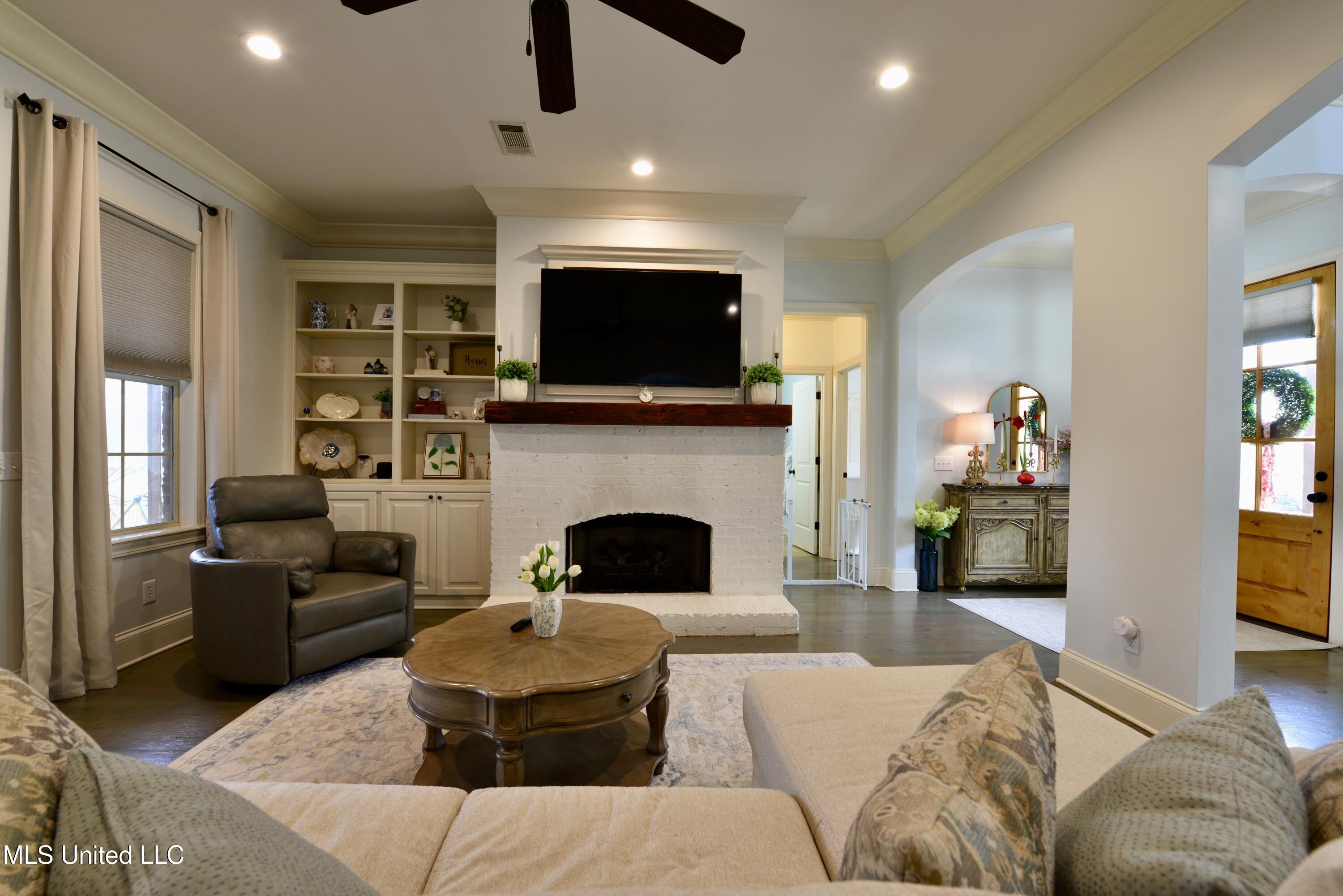 103 Quarles Drive Madison, MS 39110 - Photo 10 of 37 9.5