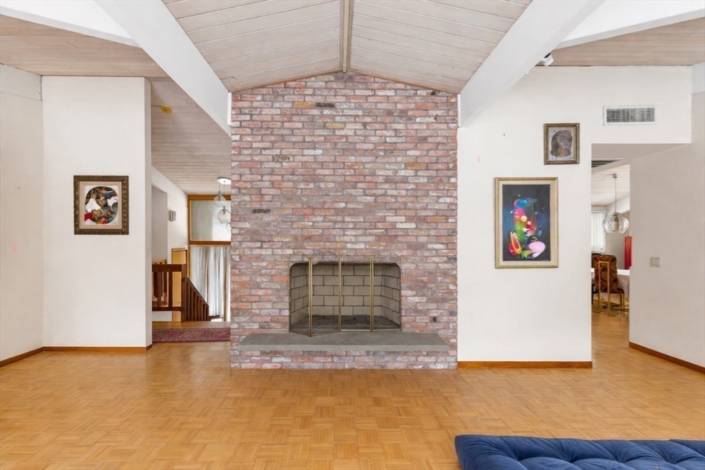 58 Solomon Pierce Road Lexington, MA 02420 - Photo 8 of 34