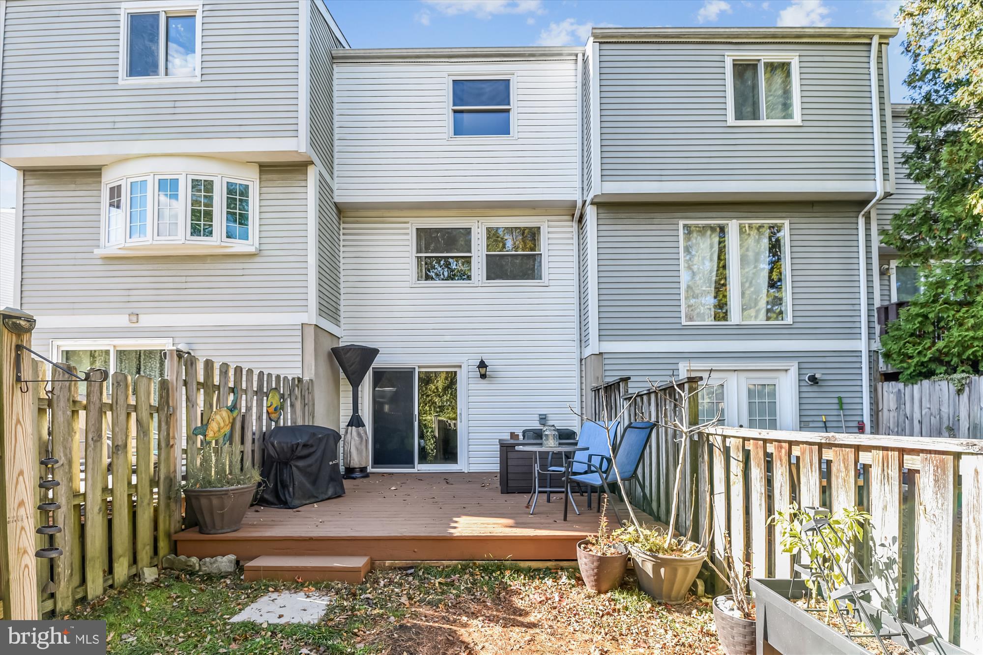 25 Stillwood Circle Nottingham, MD 21236 - Photo 2 of 21 a view of a house with a chairs in patio