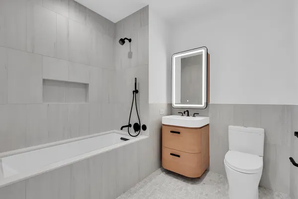 $9,000 | 480 Kent Avenue, Unit 11B | Williamsburg