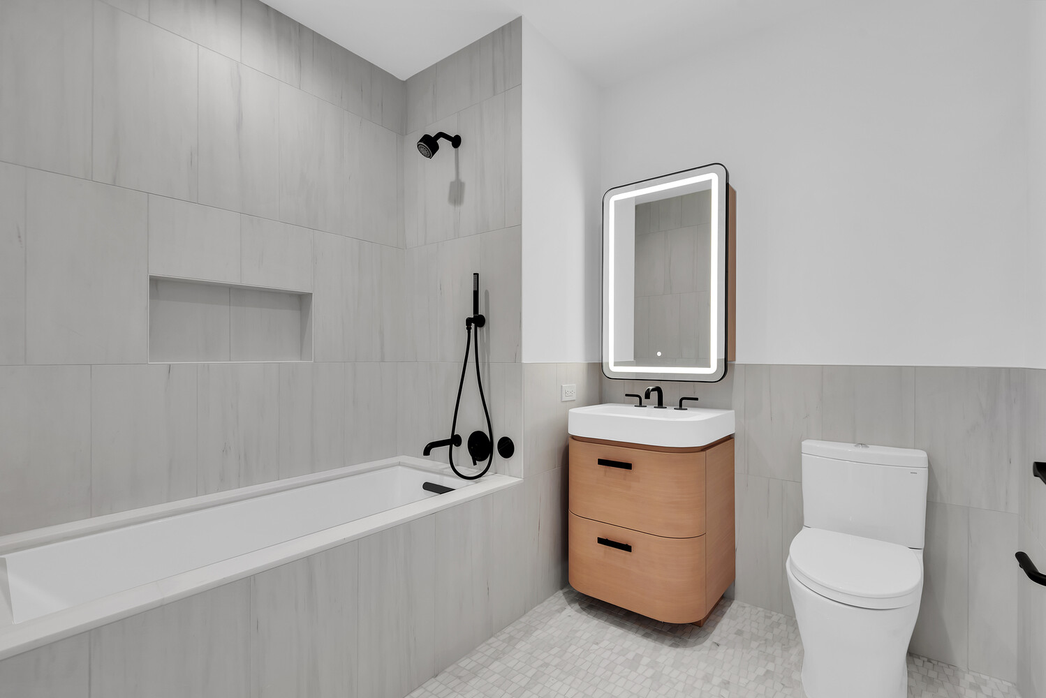 480 Kent Avenue, Unit 11B Brooklyn, NY 11249 - Photo 9 of 19