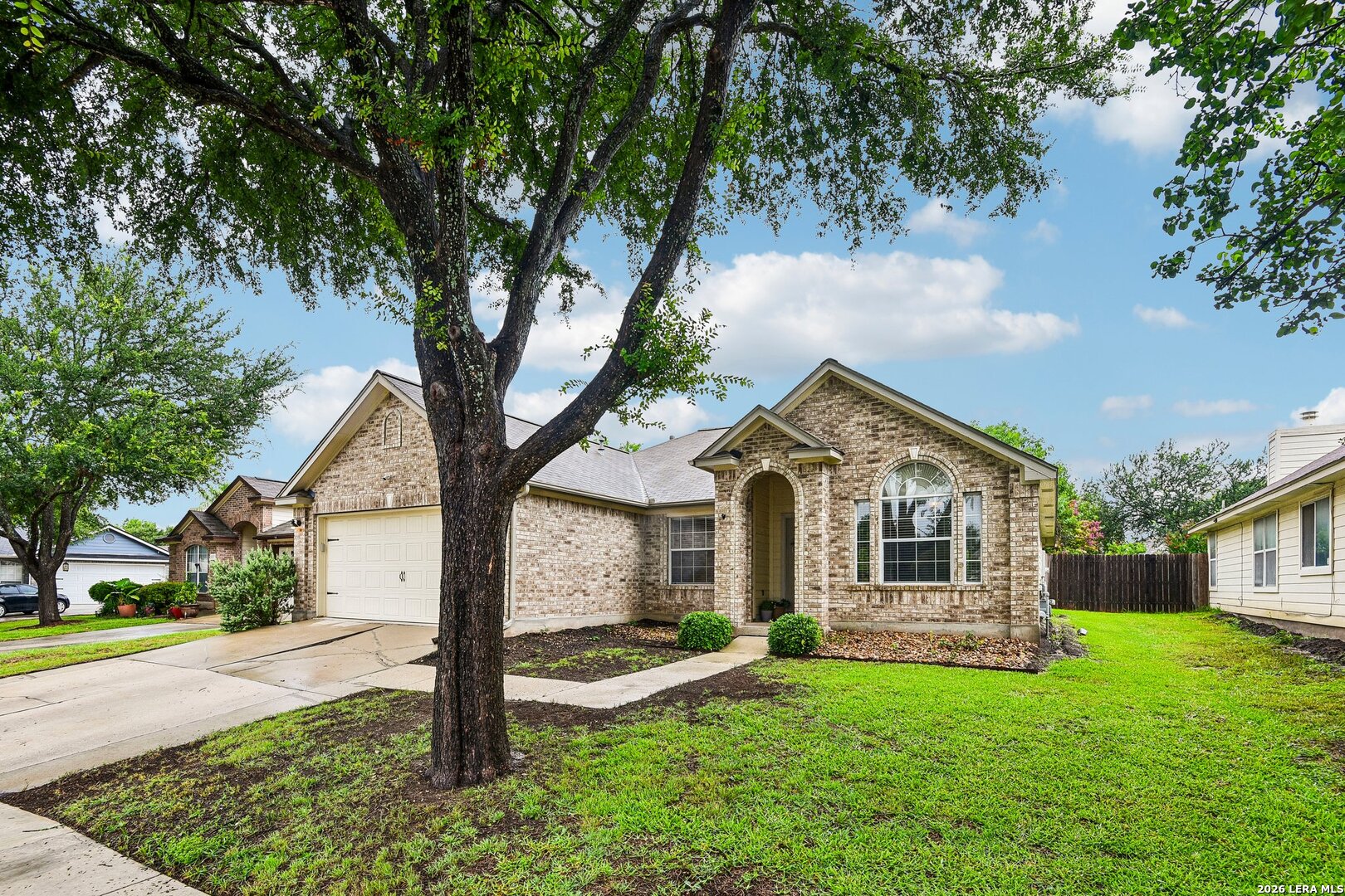 8311 Copperglen Converse, TX 78109 - Photo 3 of 48