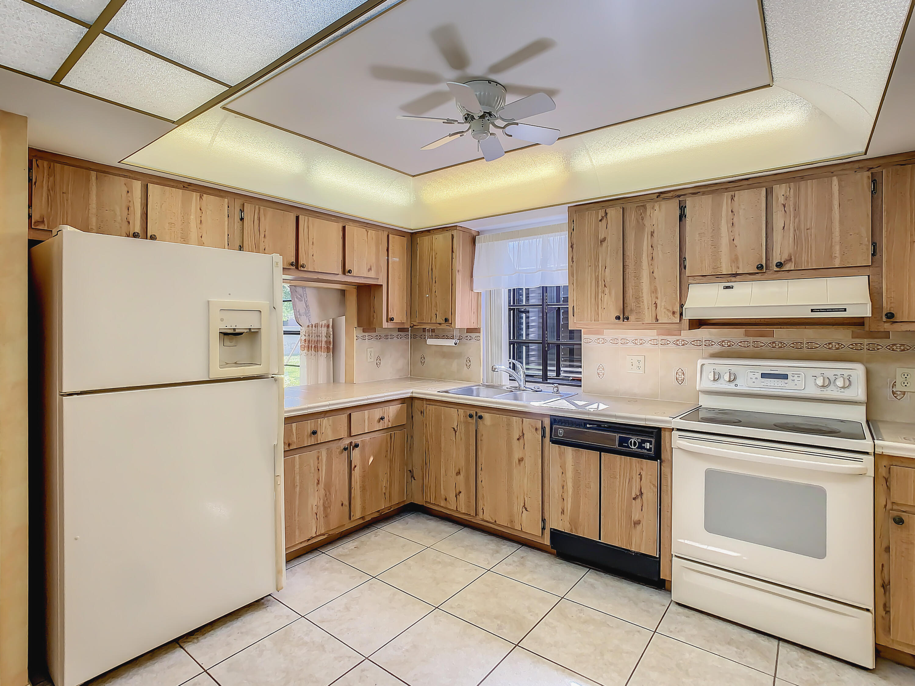 11 Ridge Pointe Drive, Unit D Boynton Beach, FL 33435 - Photo 5 of 26 11 Ridge Pointe Drive #D-16