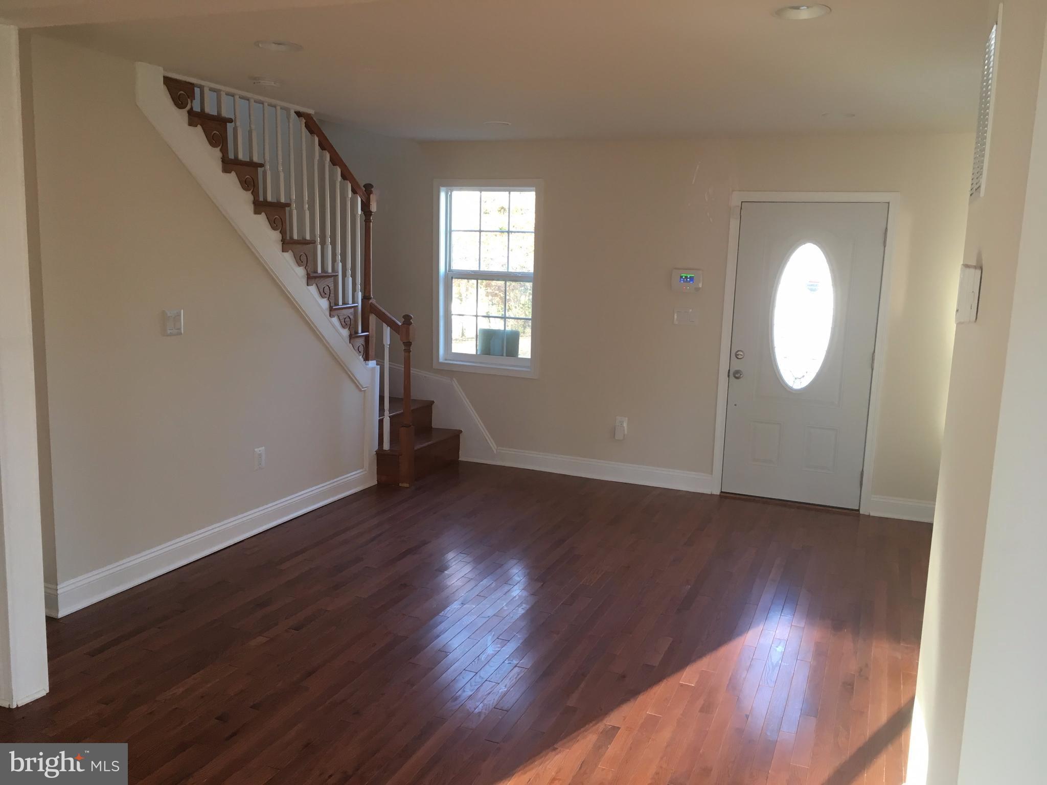 4115 Maple Road Morningside, MD 20746 - Photo 5 of 26 Living Room