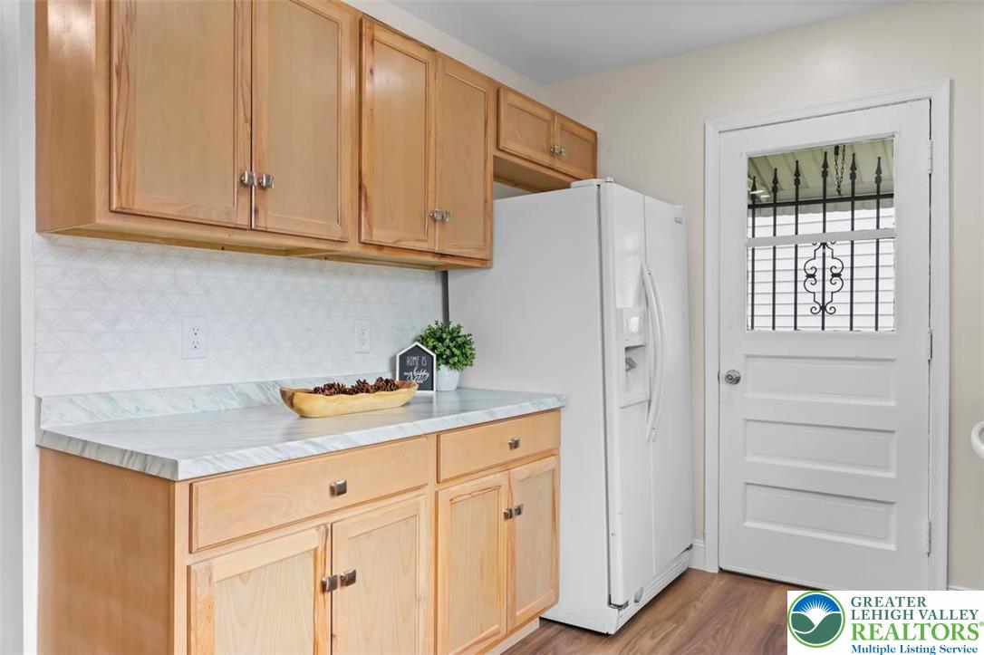 1903 Stonington Road Bethlehem, PA 18018 - Photo 13 of 34 Gorgeous kitchen! Fresh and bright! new flooring,
