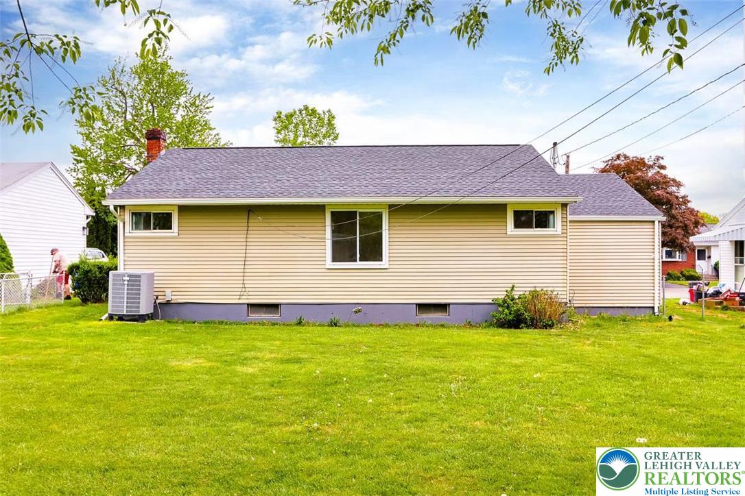 1903 Stonington Road Bethlehem, PA 18018 - Photo 32 of 34 Spacious yard!