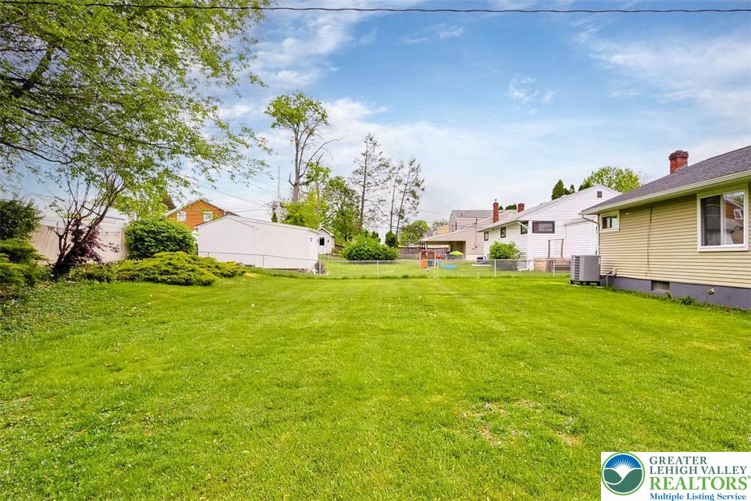 1903 Stonington Road Bethlehem, PA 18018 - Photo 34 of 34 Spacious yard!