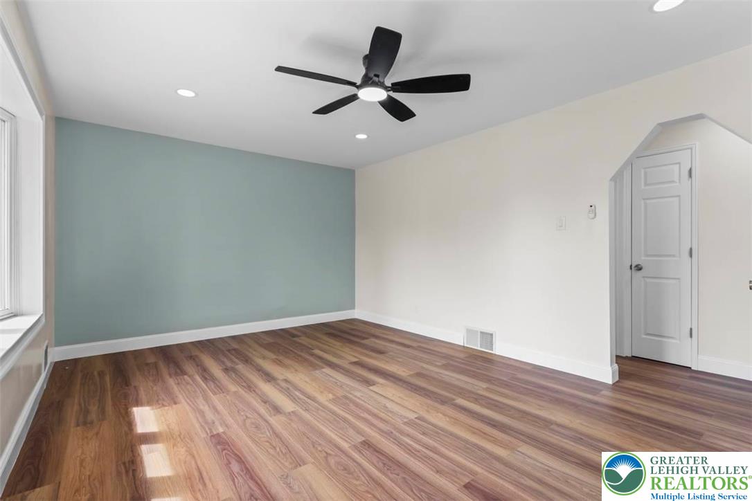 1903 Stonington Road Bethlehem, PA 18018 - Photo 4 of 34 Living room - new laminate flooring, new lighting,