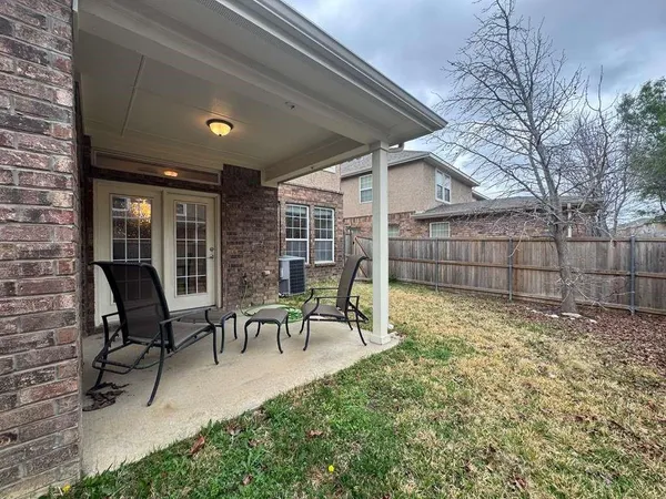 $2,300 | 5820 Stone Mountain Road, The Colony, TX 75056