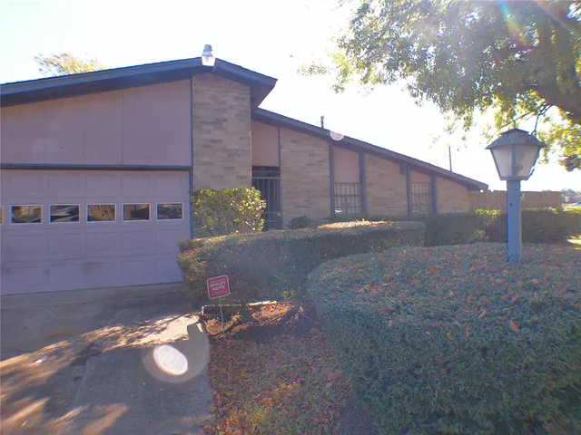 $1,700 | 15823 Ironside Hill Drive, Houston, TX 77053