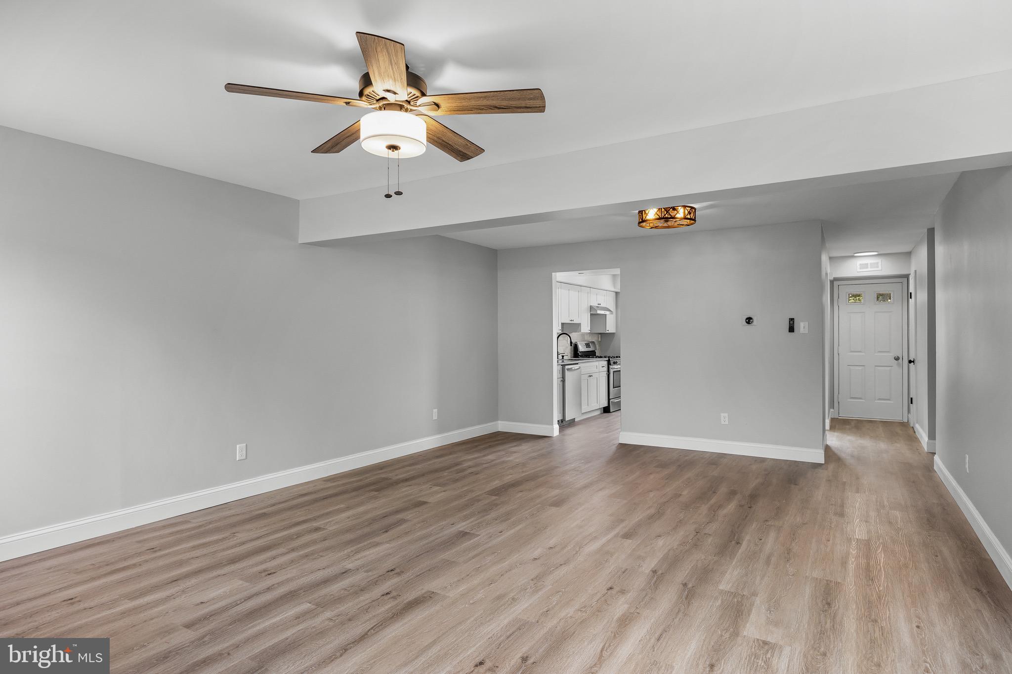 23 Blue Jay Drive Clementon, NJ 08021 - Photo 8 of 25