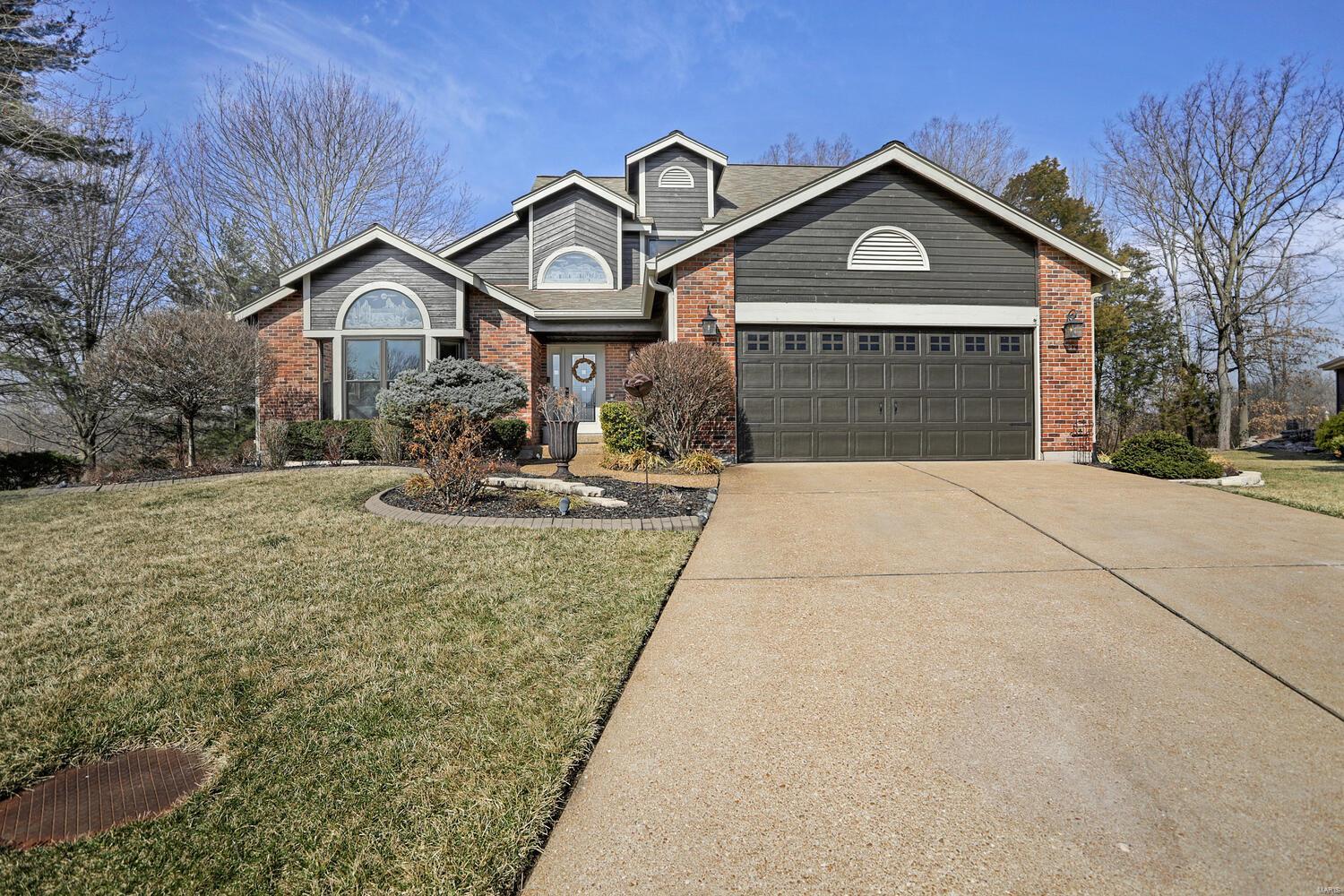 919 Hemingway Lane Weldon Spring, MO 63304 - Photo 2 of 36