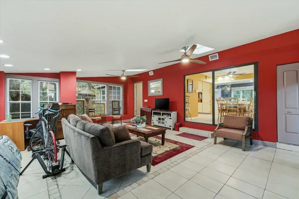 $279,500 | 1950 Longview Drive, Tallahassee, FL 32303