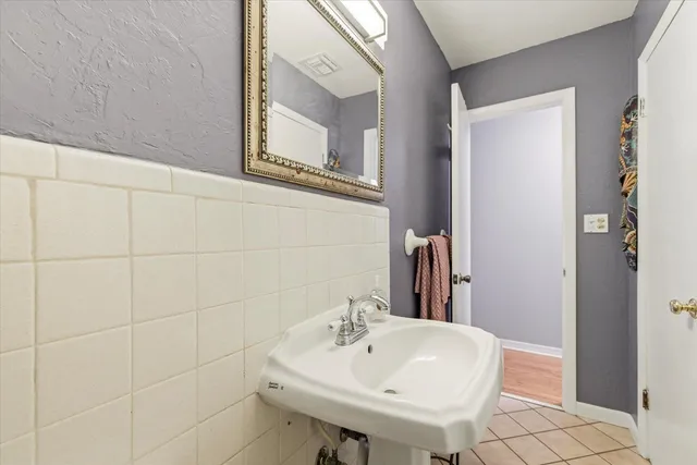 $279,500 | 1950 Longview Drive, Tallahassee, FL 32303