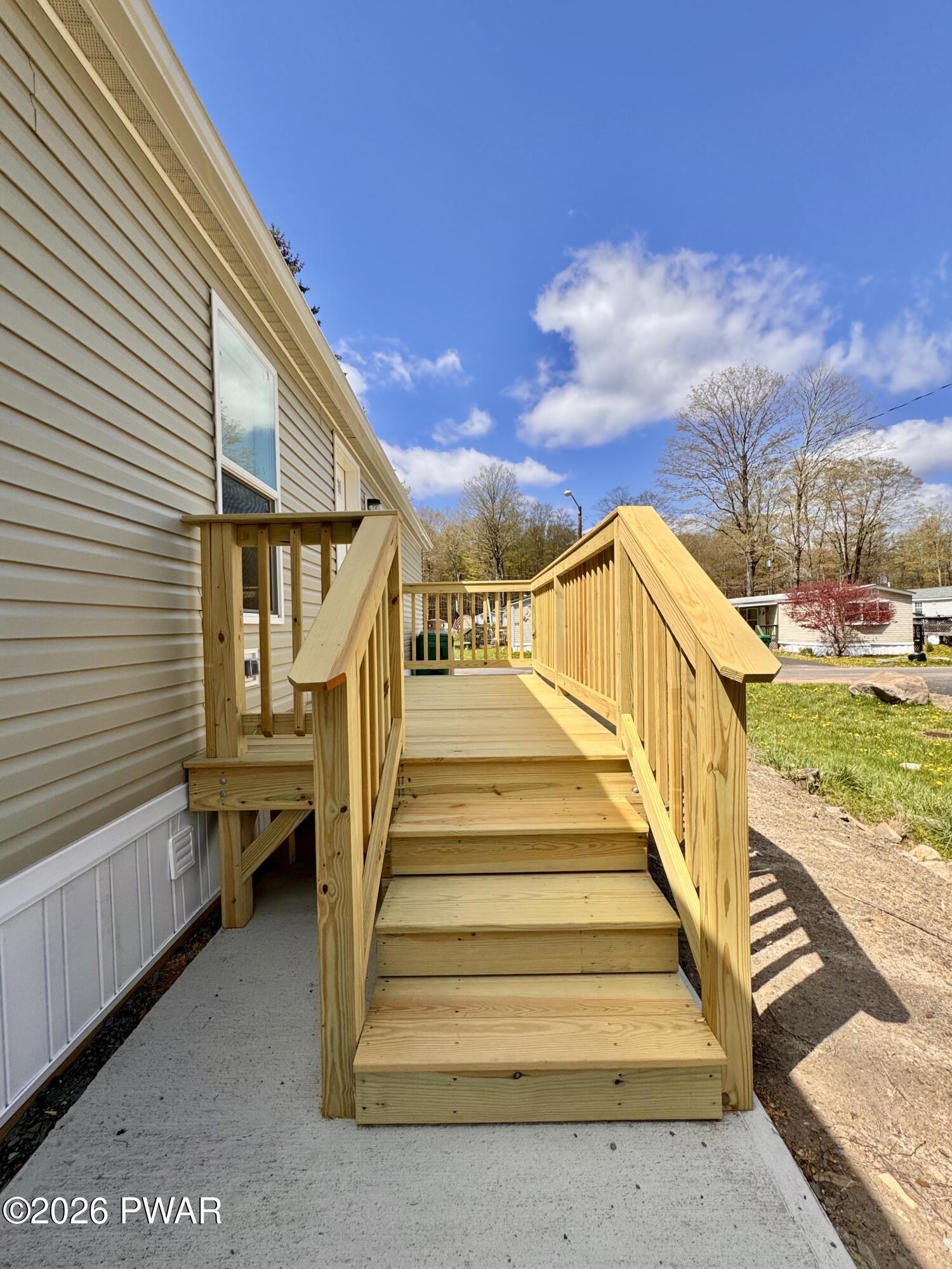 106 Middle Road Greentown, PA 18426 - Photo 5 of 43