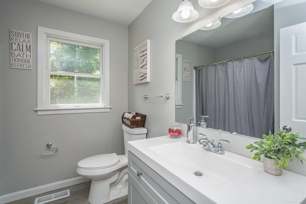 65 Carter Road Worcester, MA 01609 - Photo 11 of 21 Gallery Image 11