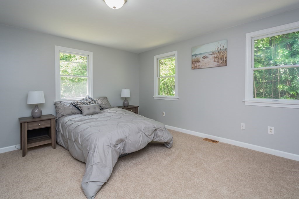 65 Carter Road Worcester, MA 01609 - Photo 12 of 21 Gallery Image 12