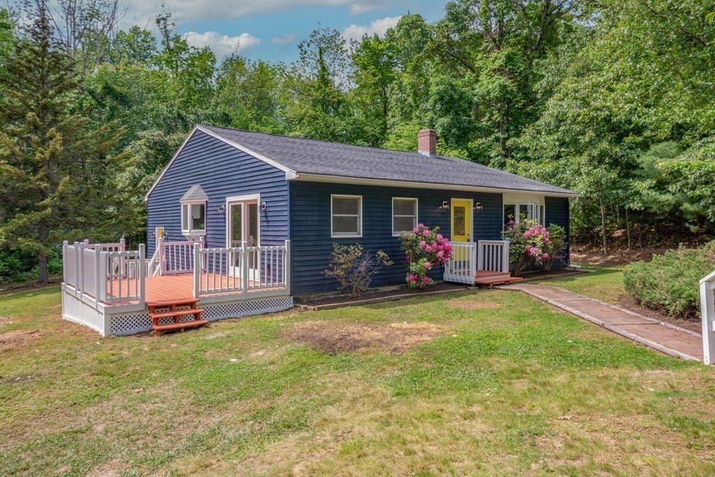65 Carter Road Worcester, MA 01609 - Photo 2 of 21 Gallery Image 2