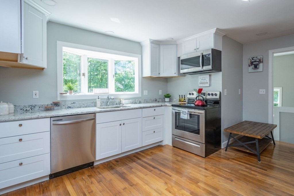 65 Carter Road Worcester, MA 01609 - Photo 3 of 21 Gallery Image 3
