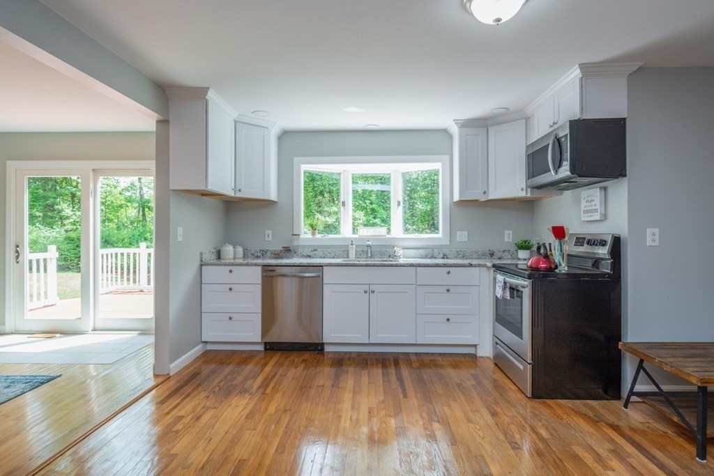 65 Carter Road Worcester, MA 01609 - Photo 4 of 21 Gallery Image 4
