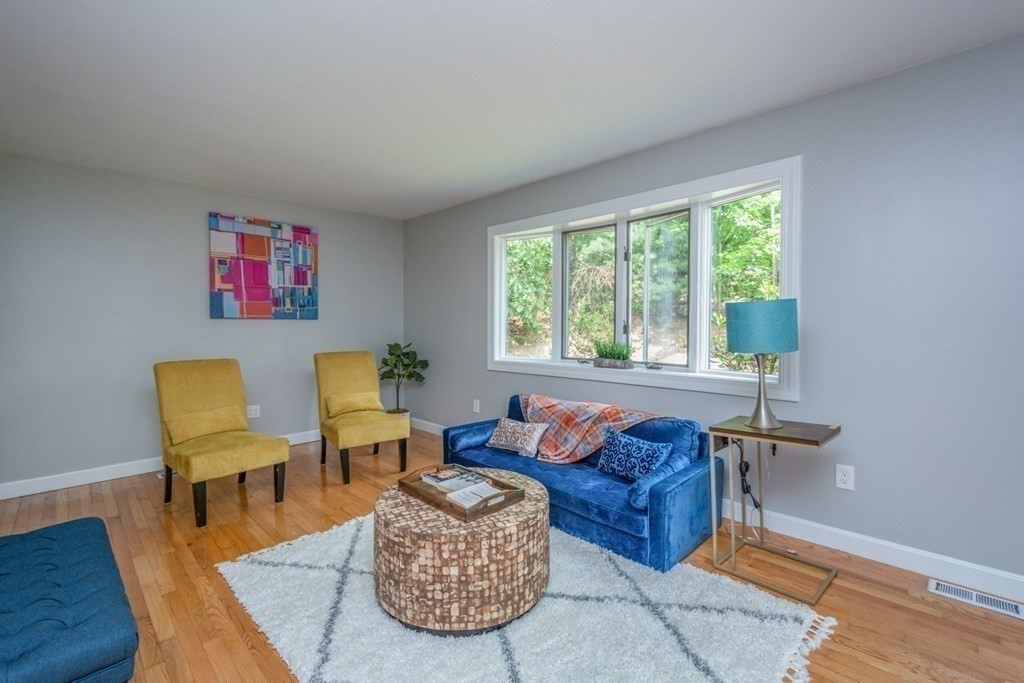 65 Carter Road Worcester, MA 01609 - Photo 10 of 21 Gallery Image 10