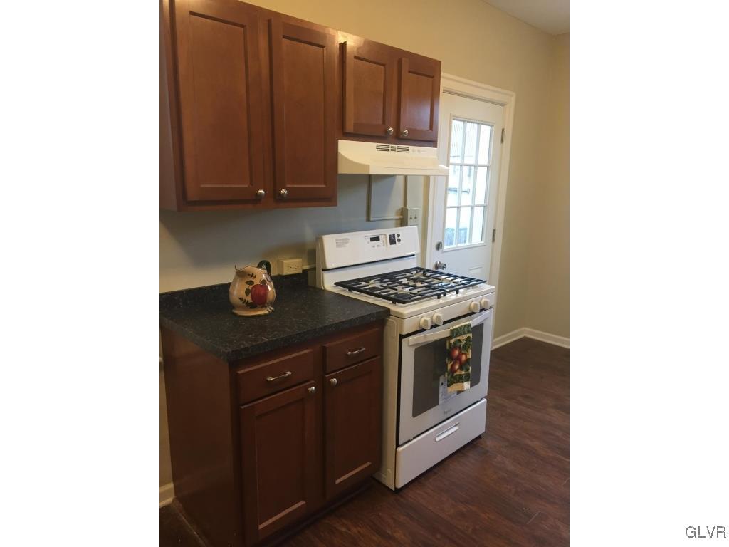 322 Spring Street Bethlehem, PA 18018 - Photo 2 of 6 Gallery Image 2