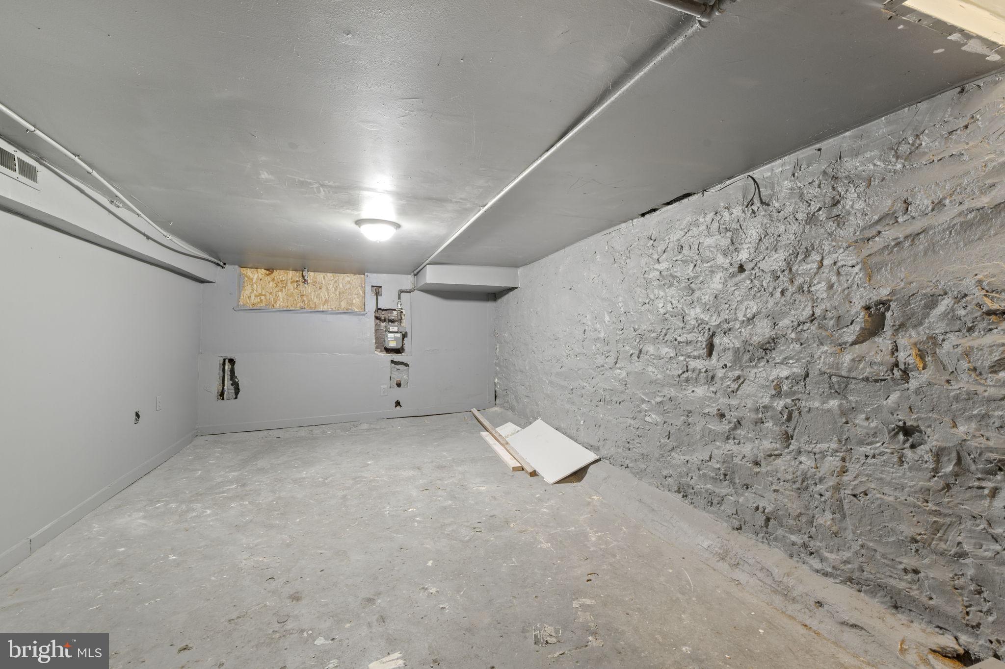 2259 West Baltimore Street Baltimore, MD 21223 - Photo 13 of 18 a view of empty room