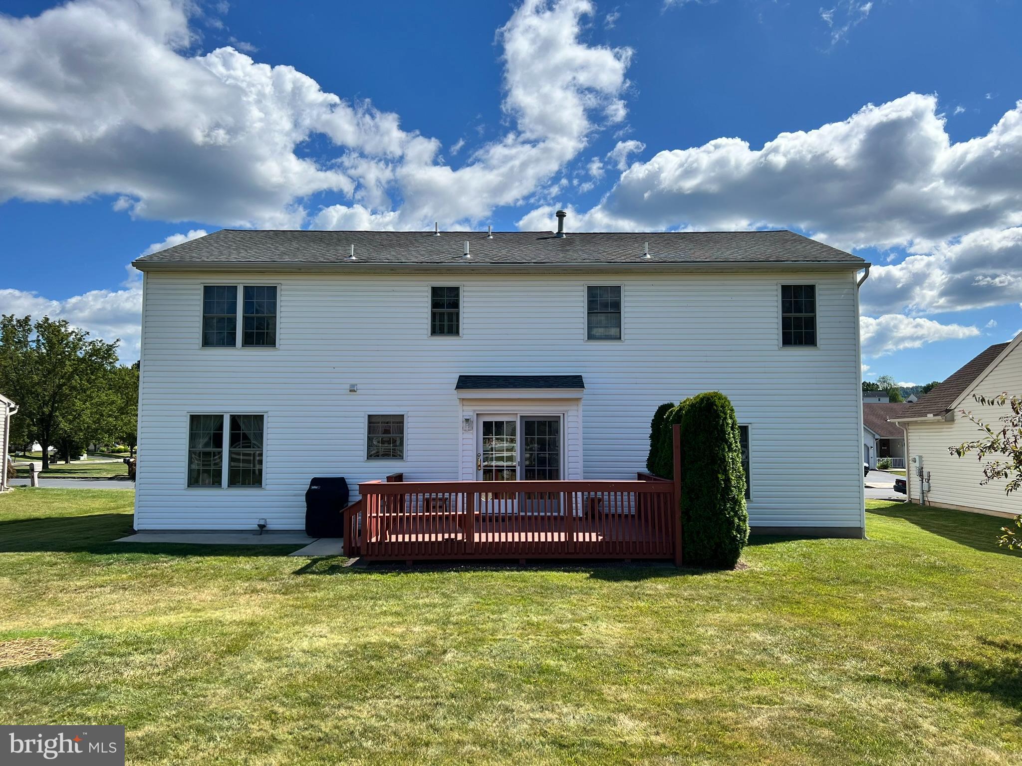 4571 Green Tree Road Reading, PA 19606 - Photo 4 of 27
