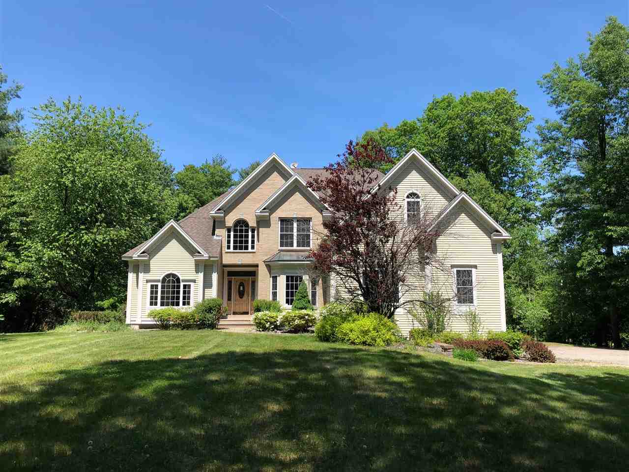 4 Cross Road Derry, NH 03038 - Photo 1 of 19