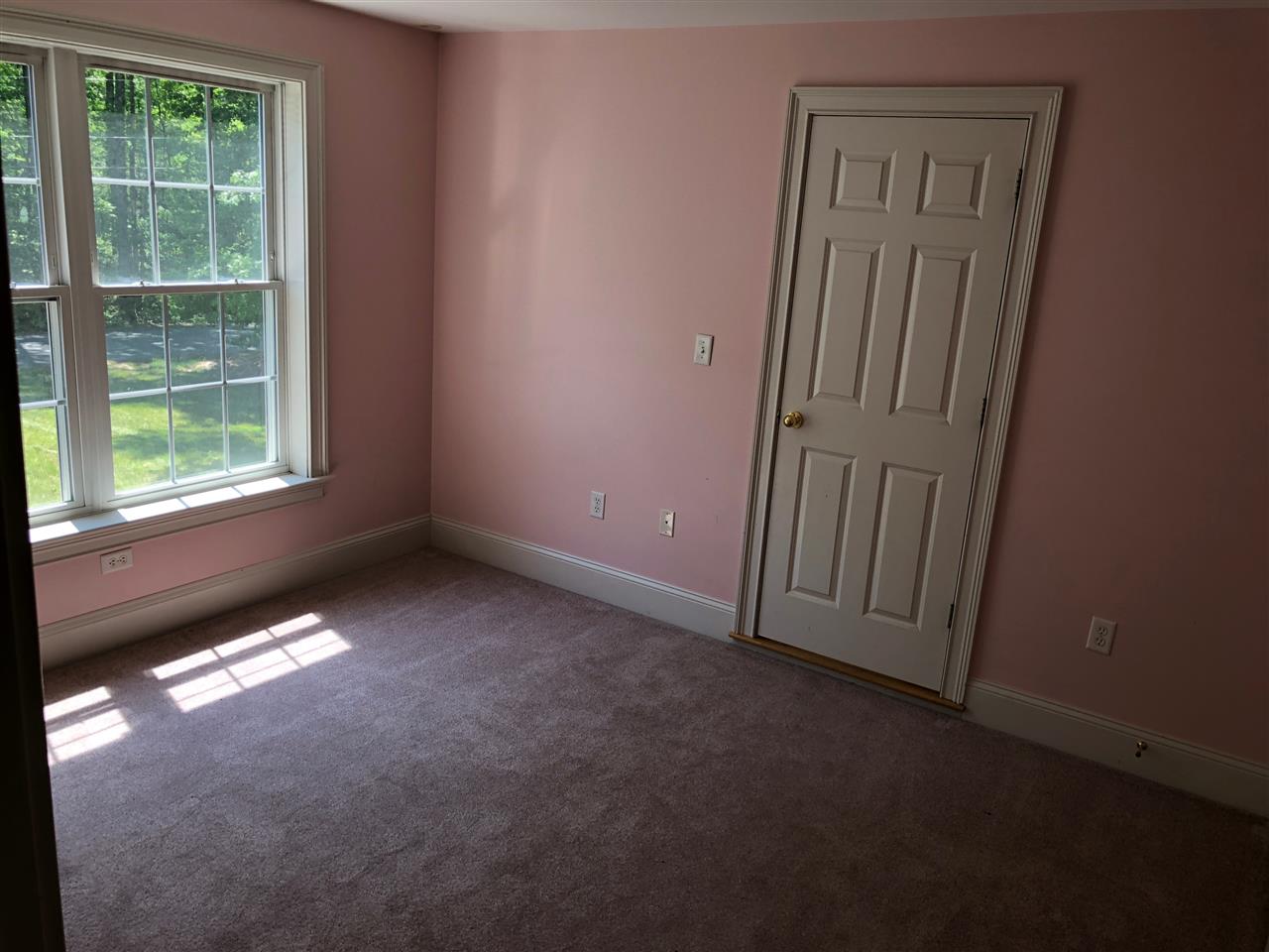 4 Cross Road Derry, NH 03038 - Photo 16 of 19