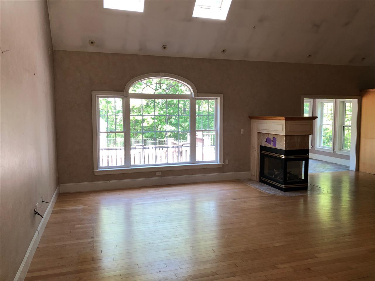 4 Cross Road Derry, NH 03038 - Photo 6 of 19