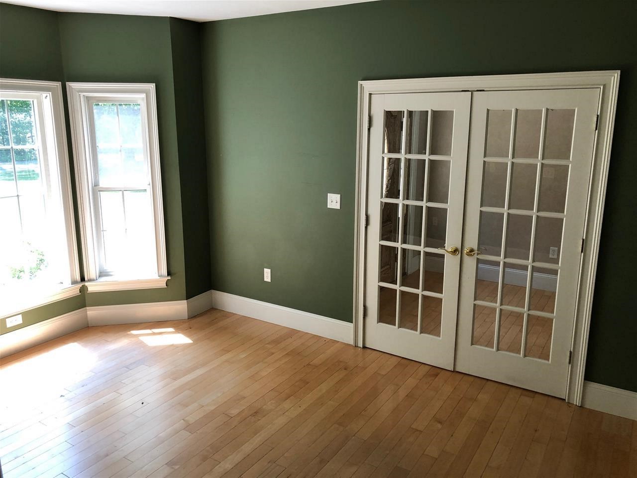 4 Cross Road Derry, NH 03038 - Photo 10 of 19