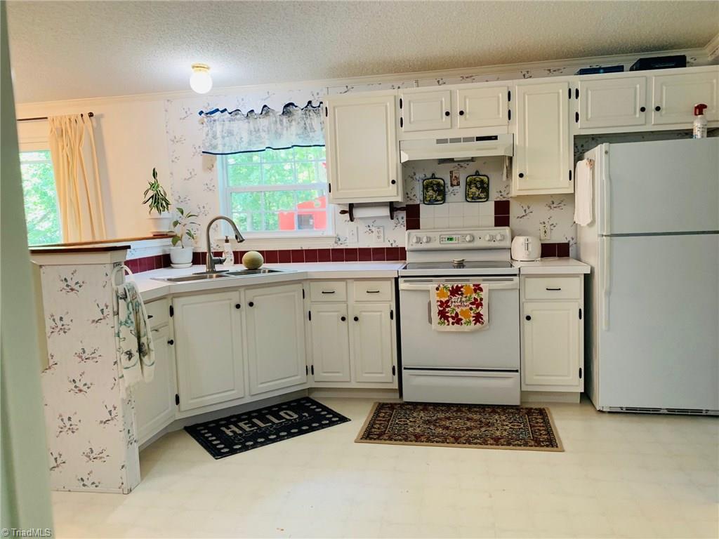 8990 Antioch Church Road Rural Hall, NC 27045 - Photo 2 of 27