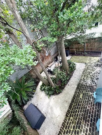 $1,900 | 2906 Prytania Street, Unit 203, New Orleans, LA 70115