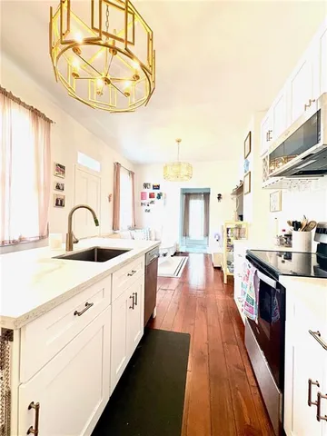 $1,900 | 2906 Prytania Street, Unit 203, New Orleans, LA 70115