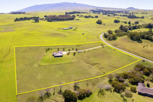 a view of an outdoor space and mountain