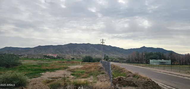 a view of an outdoor space