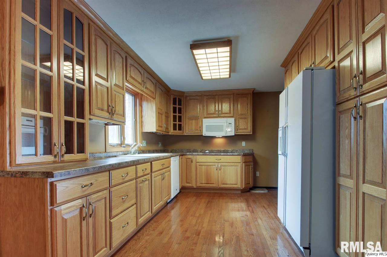 2820 Curved Creek Road Quincy, IL 62301 - Photo 2 of 10 Gallery Image 2
