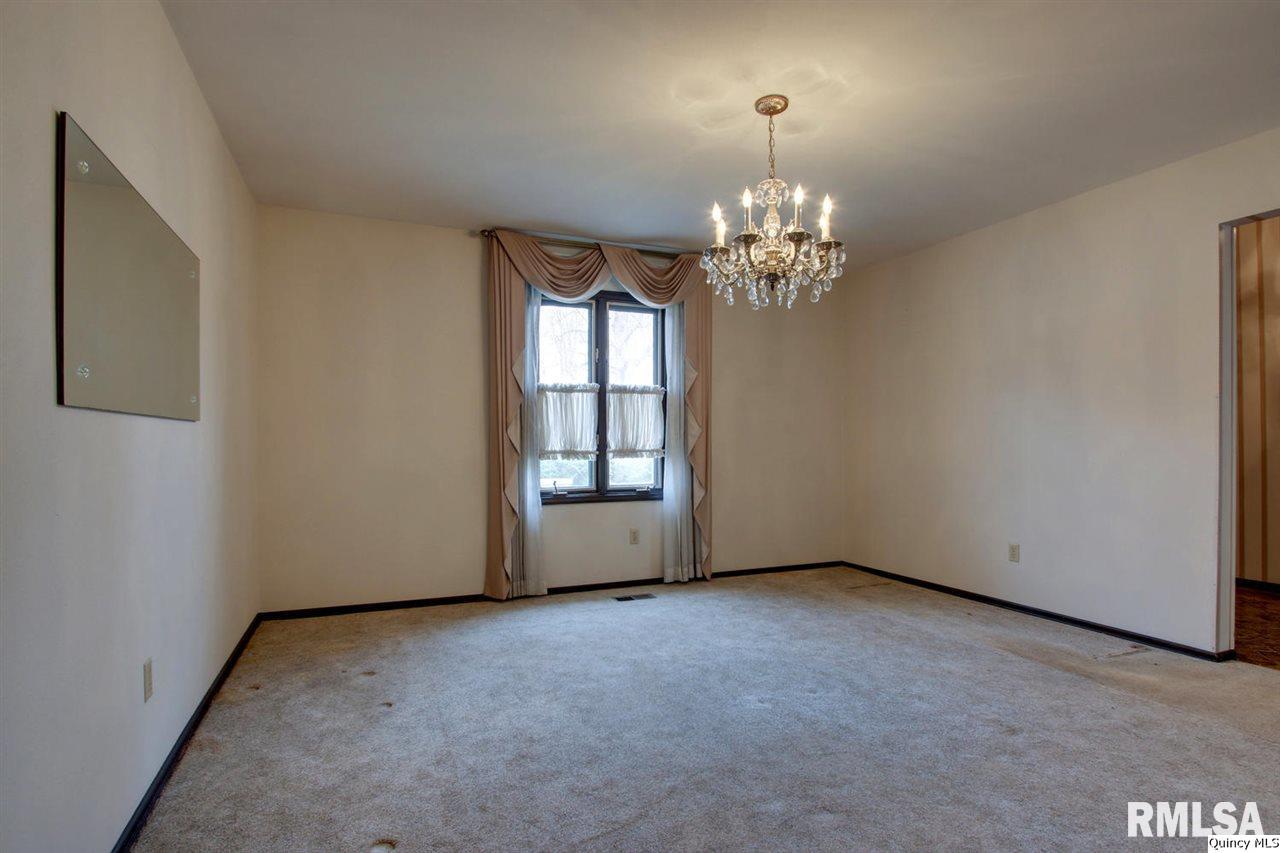 2820 Curved Creek Road Quincy, IL 62301 - Photo 6 of 10 Gallery Image 6