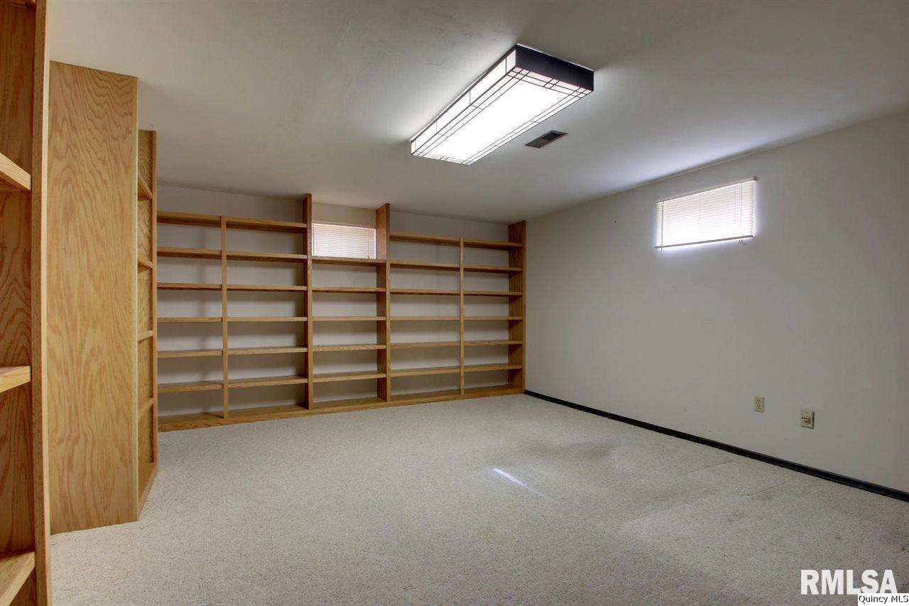 2820 Curved Creek Road Quincy, IL 62301 - Photo 7 of 10 Gallery Image 7