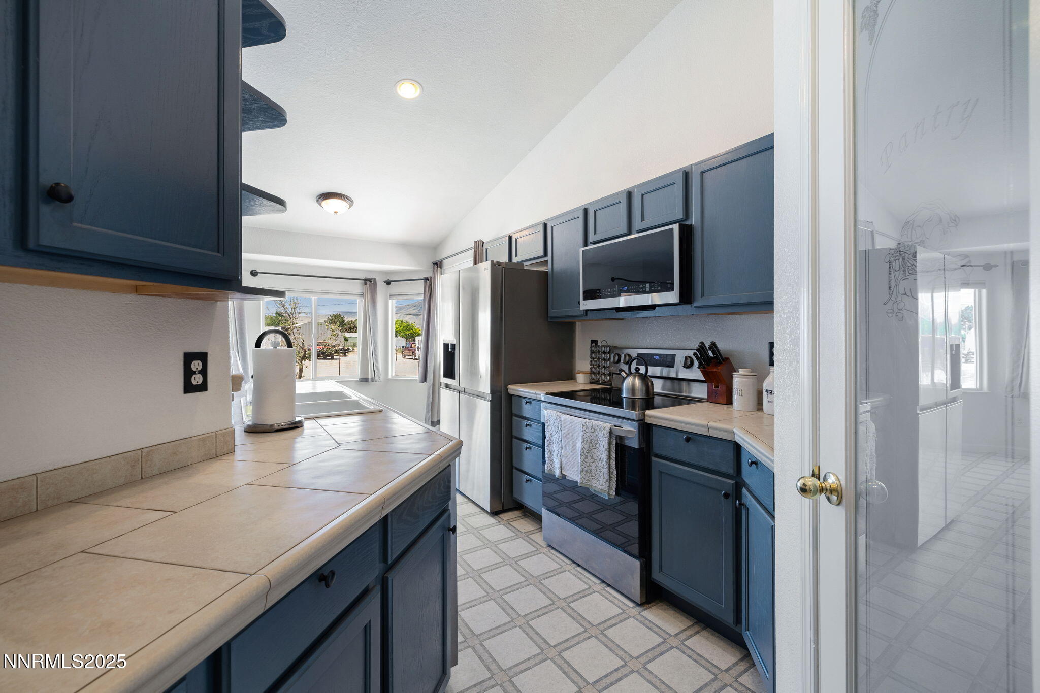 11610 Mistletoe Street Reno, NV 89506 - Photo 5 of 40 22-web-or-mls-11610 Mistletoe-9