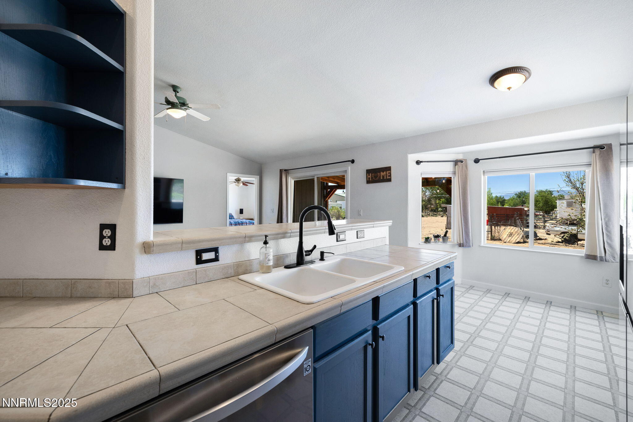11610 Mistletoe Street Reno, NV 89506 - Photo 8 of 40 25-web-or-mls-11610 Mistletoe-12