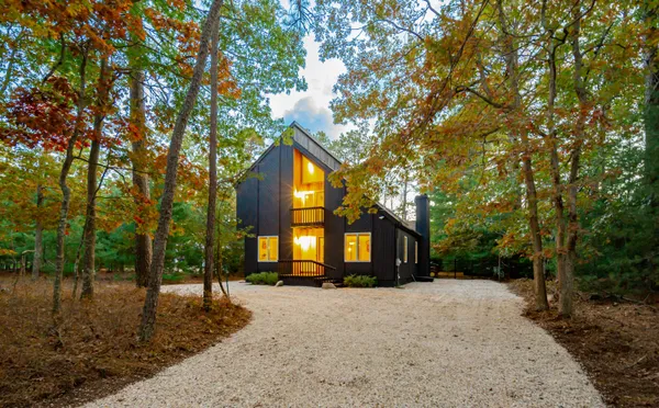 $45,000 | 67 Edwards Hole Road, East Hampton, NY 11937