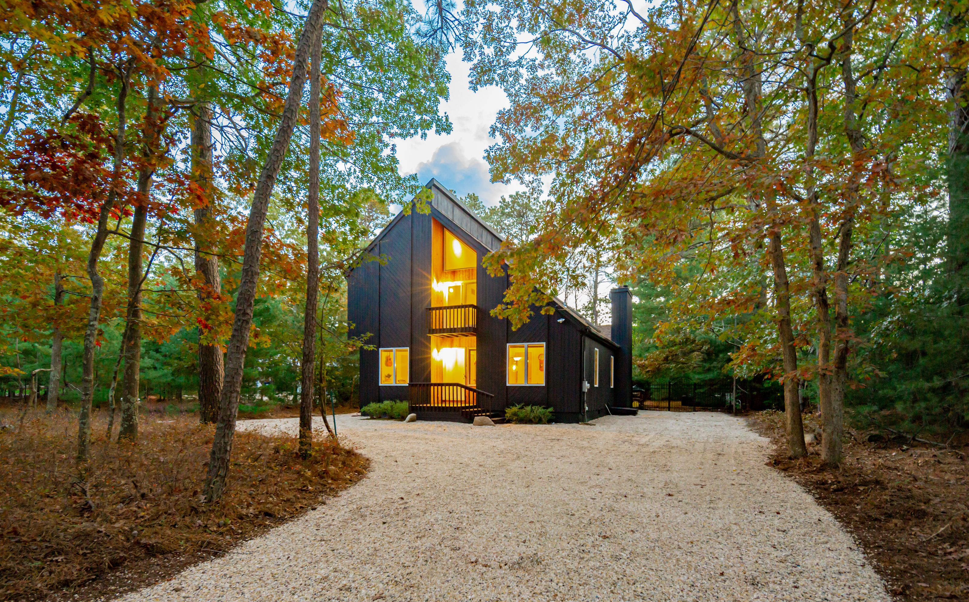 67 Edwards Hole Road East Hampton, NY 11937 - Photo 2 of 36