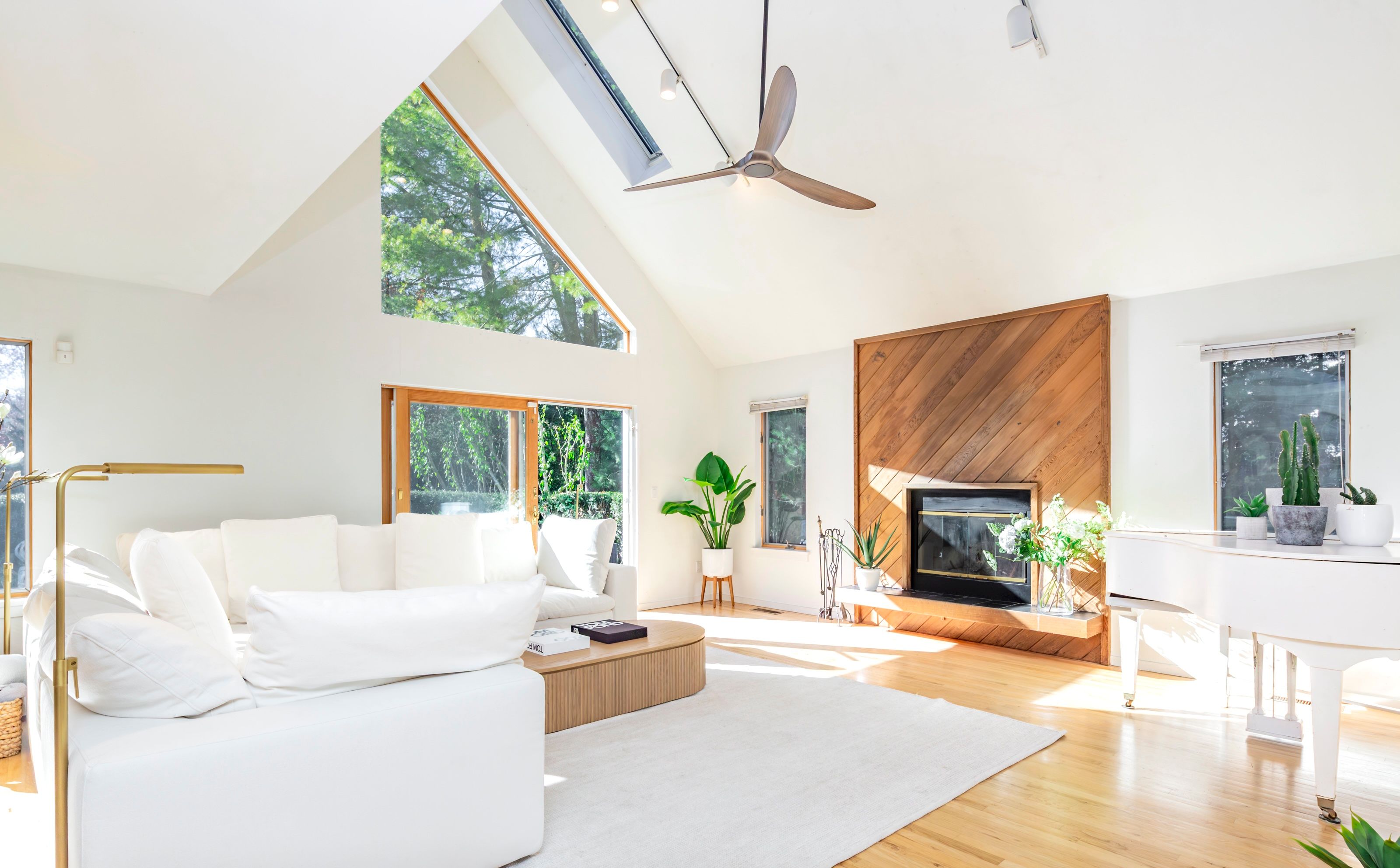 67 Edwards Hole Road East Hampton, NY 11937 - Photo 7 of 36