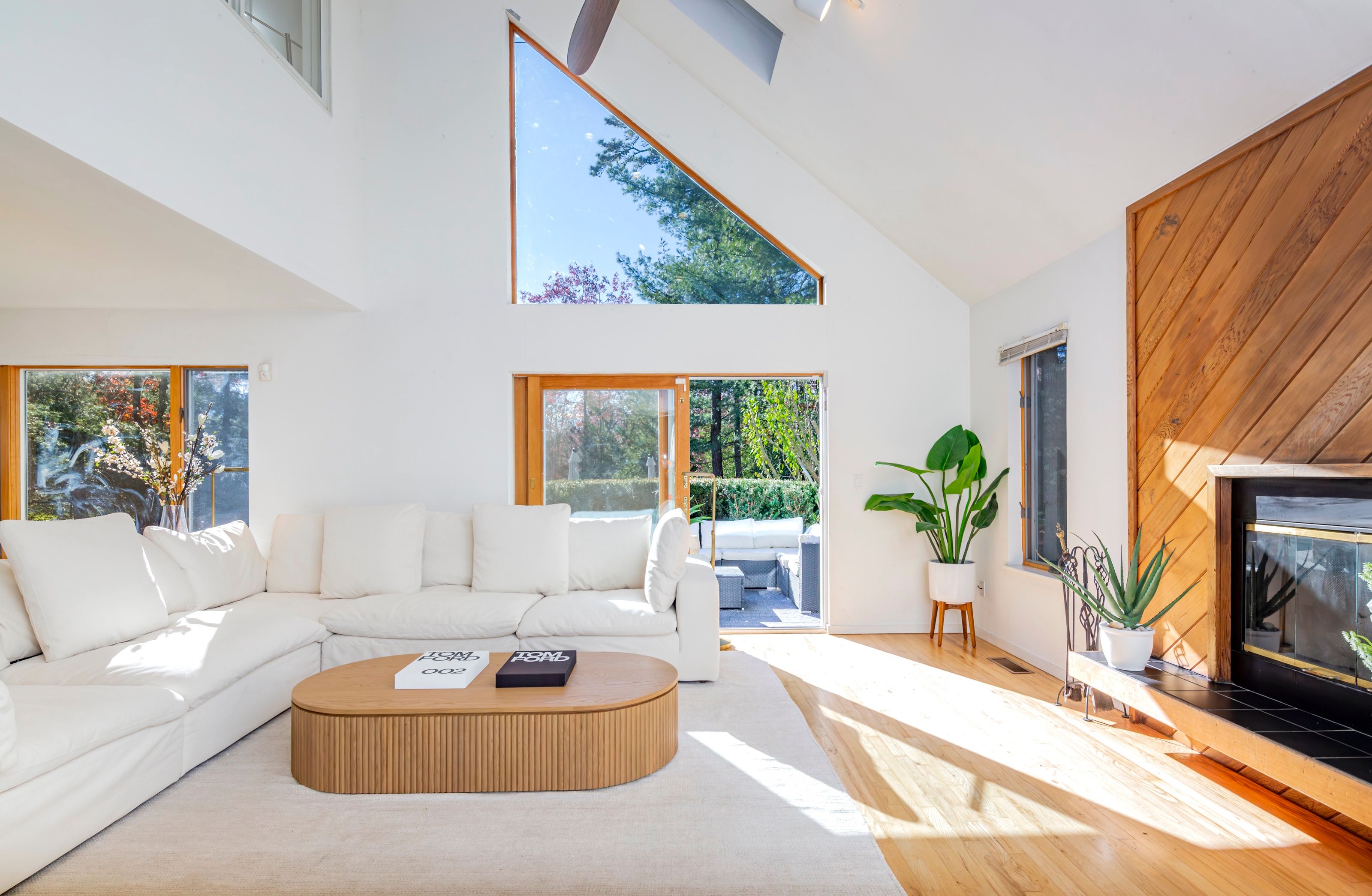 67 Edwards Hole Road East Hampton, NY 11937 - Photo 10 of 36