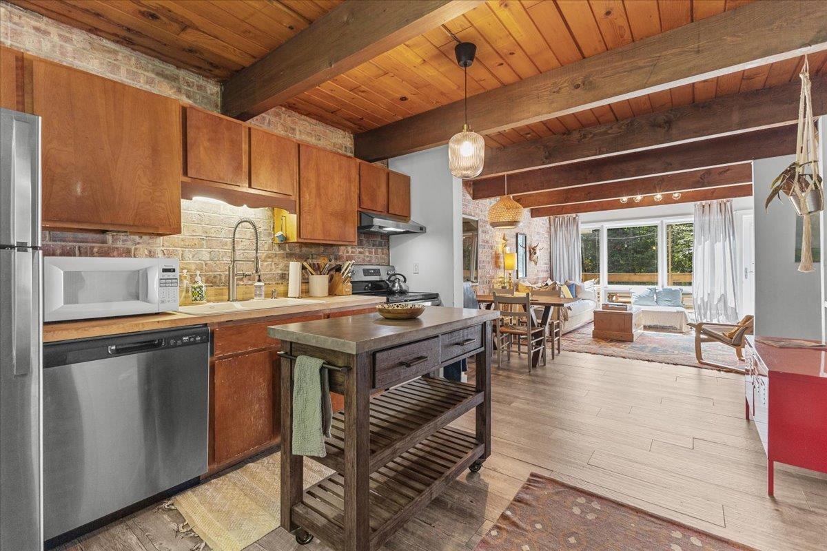 67 Fox Hill Road, Unit 4 Stowe, VT 05672 - Photo 8 of 41 Gallery Image 8